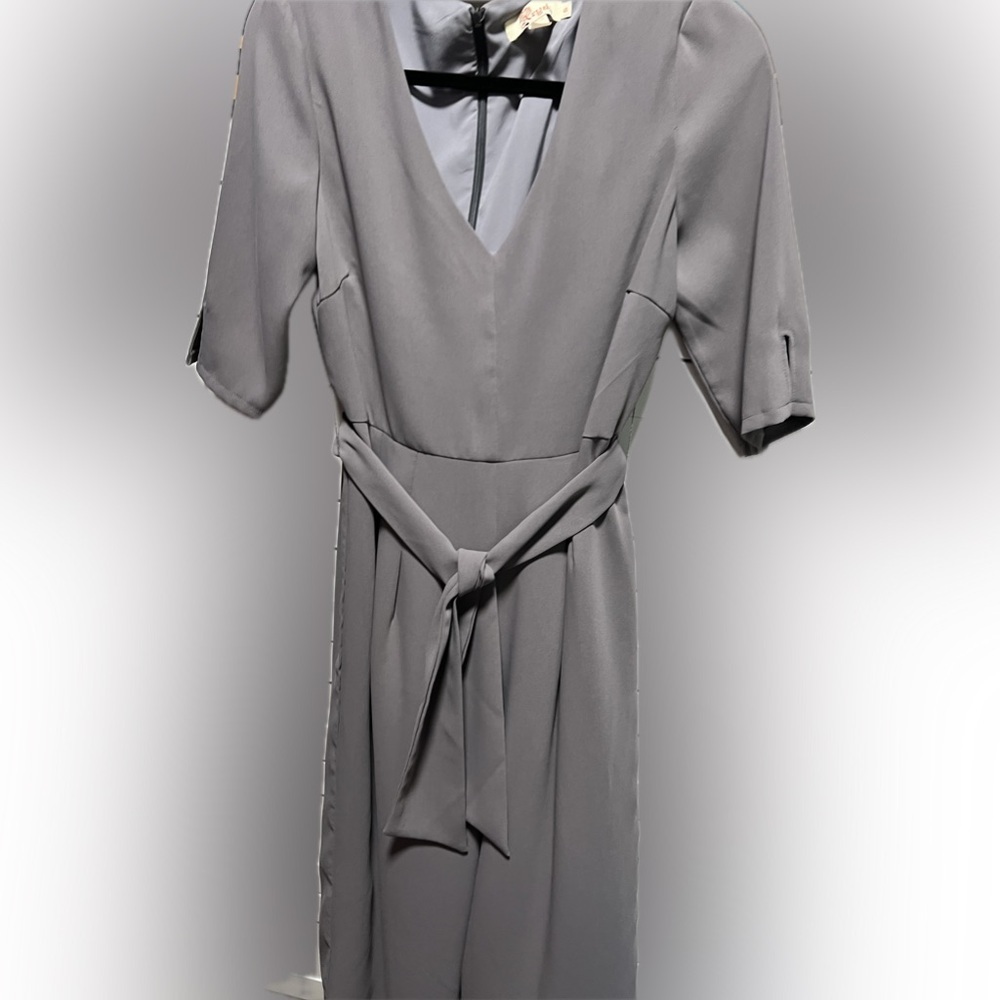 Elegant Gray V-Neck Aryeh jumpsuit (D1) - Picture 1 of 10